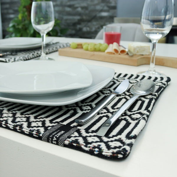 Traditional Placemats | Made in Portugal | "Desenho" | Black | Set of 2